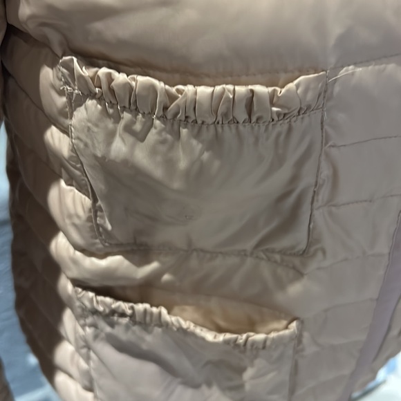 Zara. Women’s light weight down filled puffer. Blush colored. Size large. - Picture 2 of 6